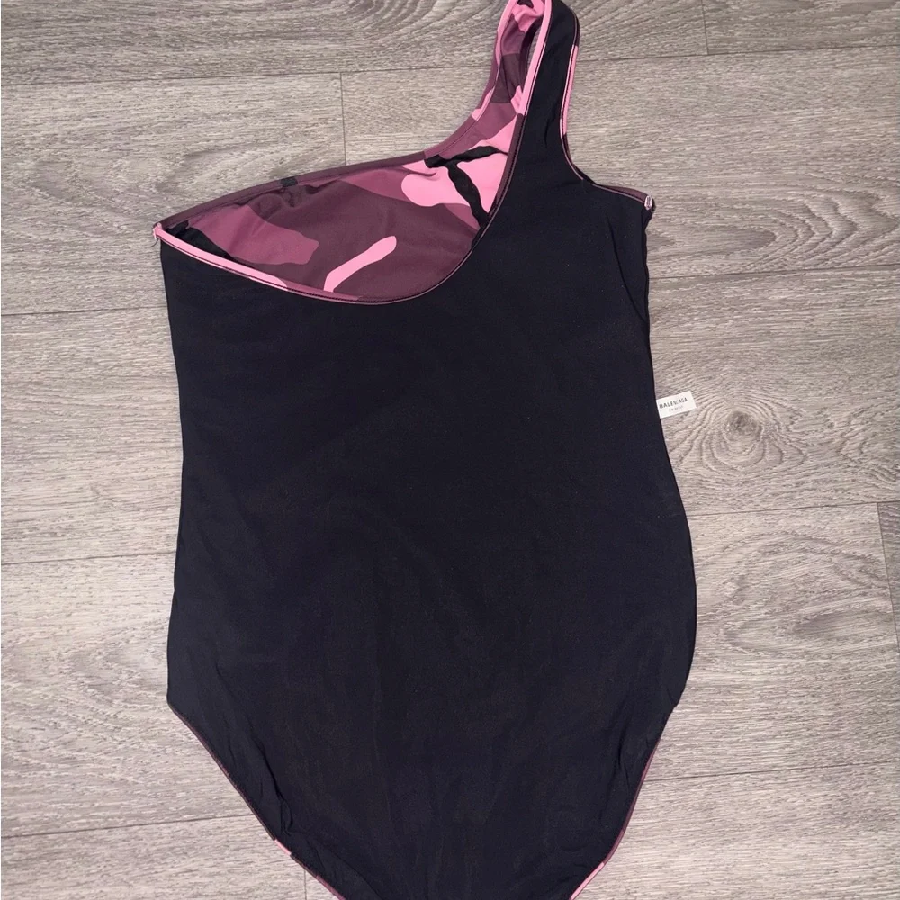 Balenciaga Black/pink one shoulder jersey camo New boutique swimsuit 🩱 - Picture 10 of 16